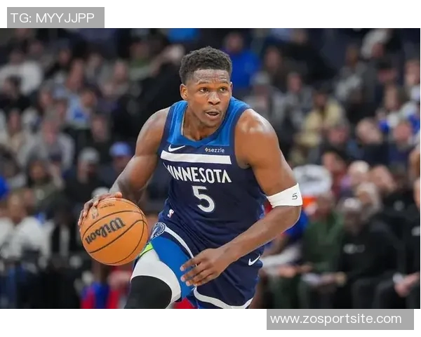 爱德华兹首节表现出色9投4中三分球命中率待提高 爱德华兹首节表现出色9投4中三分球命中率待提高