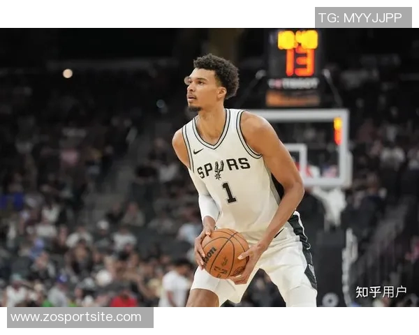 文班崛起助马刺超越独行侠季后赛前景堪忧引发关注 文班崛起助马刺超越独行侠季后赛前景堪忧引发关注