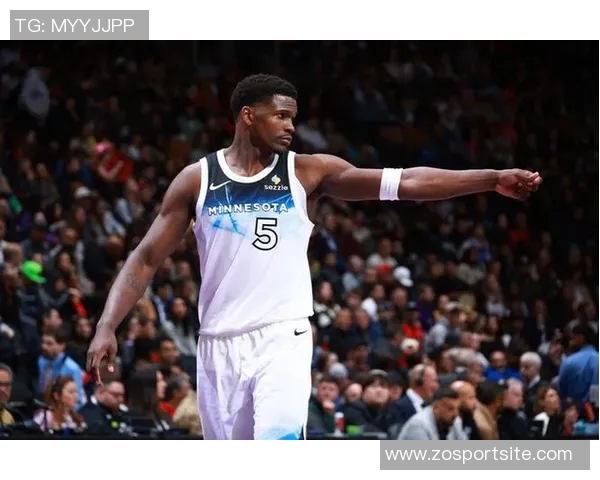 爱德华兹首节爆发后沉寂三节仅得6分表现令人失望